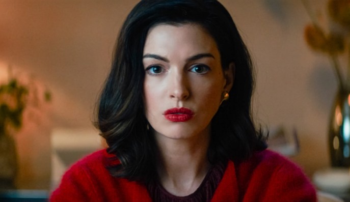 Anne Hathaway irriconoscibile sul set di Verity: di cosa parla il nuovo thriller psicologico di cui &egrave; protagonista