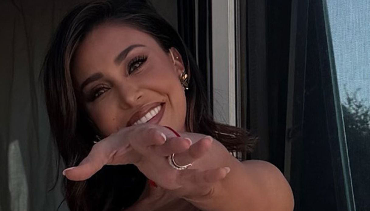 Belen in vacanza a Corfù, spunta il patto segreto col nuovo fidanzato Gaetano