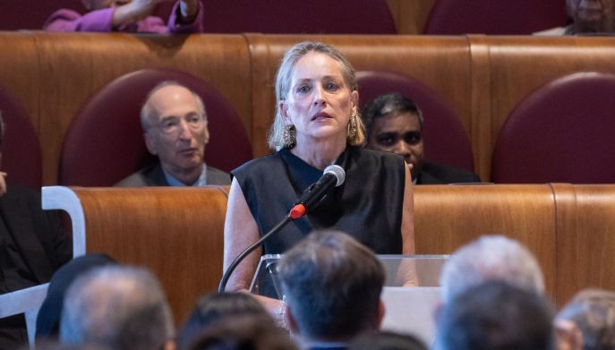 Sharon Stone durante la giornata conclusiva della Global Nobel Laureates Assembly on Artificial Intelligence and Nuclear War a Roma
