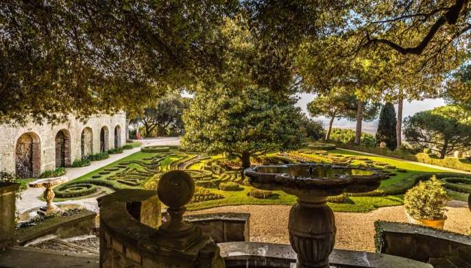 Castel Gandolfo scorcio giardini papali