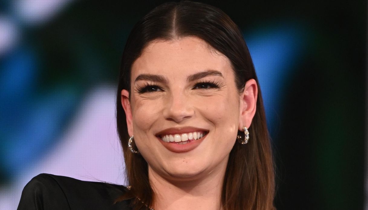 "Concerto in corsia", Emma Marrone dolcissima con i piccoli pazienti del Gaslini
