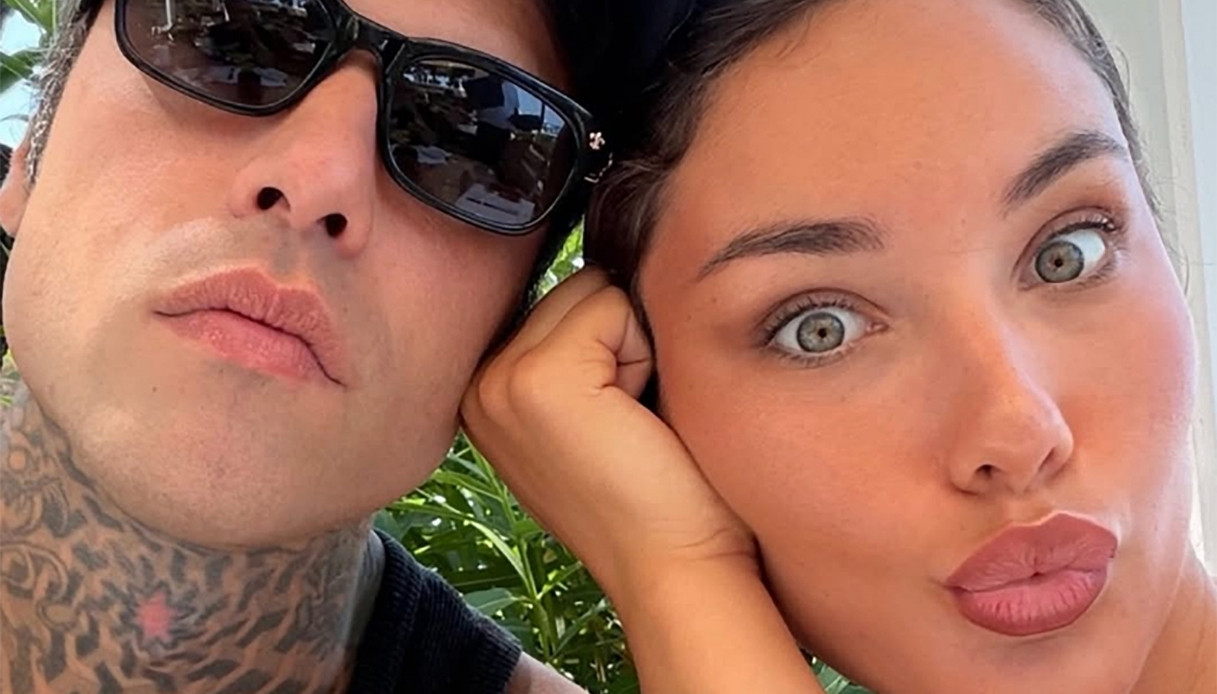 Fedez, la prima foto con Edoardo Lupo e mamma Giulia Honegger: “Una gioia così grande”