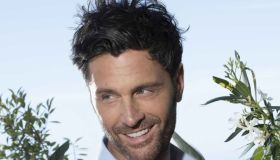 “Filippo Bisciglia con la parrucca a Temptation Island”, cosa è successo ai capelli del conduttore