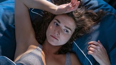 Come dormire quando fa caldo? La soluzione è il cuscino a farfalla (scontato del 60%)