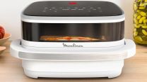 Tutte aspettavamo la friggitrice ad aria capace di cucinare la pizza. Moulinex Easy Fry fa questo (e molto altro). Ora in sconto