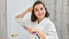 La piastra per capelli che stavate cercando è in sconto, veloce, pratica da usare e in versione super glam