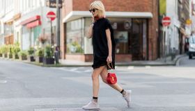 Le sneaker con rialzo sono cool: ti fanno sembrare più alta e sono comodissime (ora scontate a -73%)