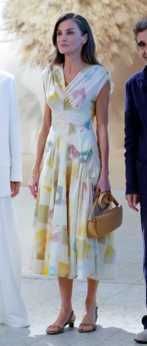 Look della regina Letizia