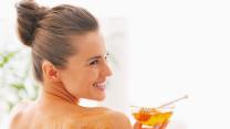 Oro liquido sulla pelle: il potere anti-age (e anti-stress) del miele