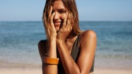 L’olio secco protettivo e multiuso è il must da avere in vacanza per capelli e pelle sempre al top