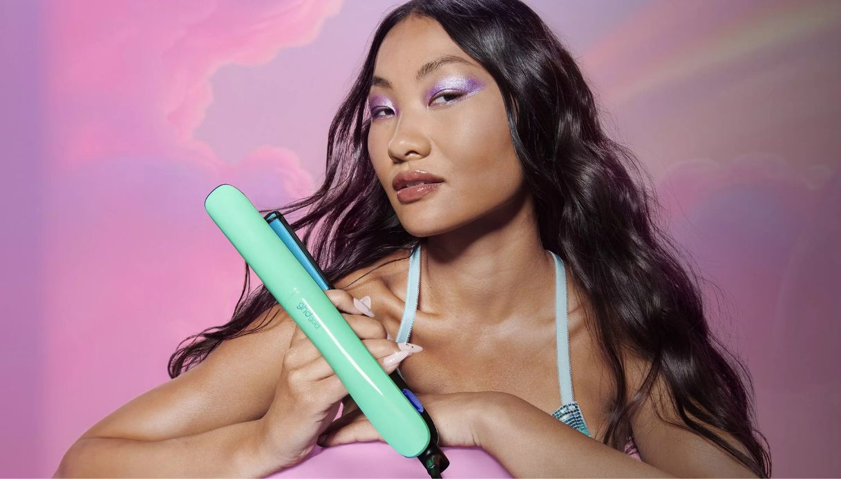 ghd la piastra professionale per piega liscia e mossa 232 al minimo storico anche nella versione jelly mint da Dilei.it ghd la piastra professionale per piega liscia e mossa 232 al minimo storico anche nella versione jelly mint