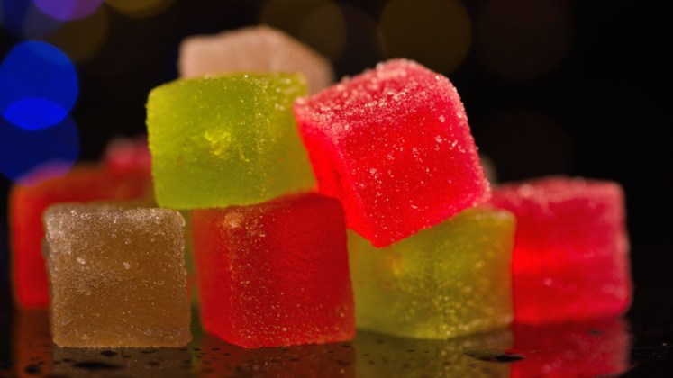 Fenomeno “spicy cubes”, l’ultima delle strane (e pericolose) mode social