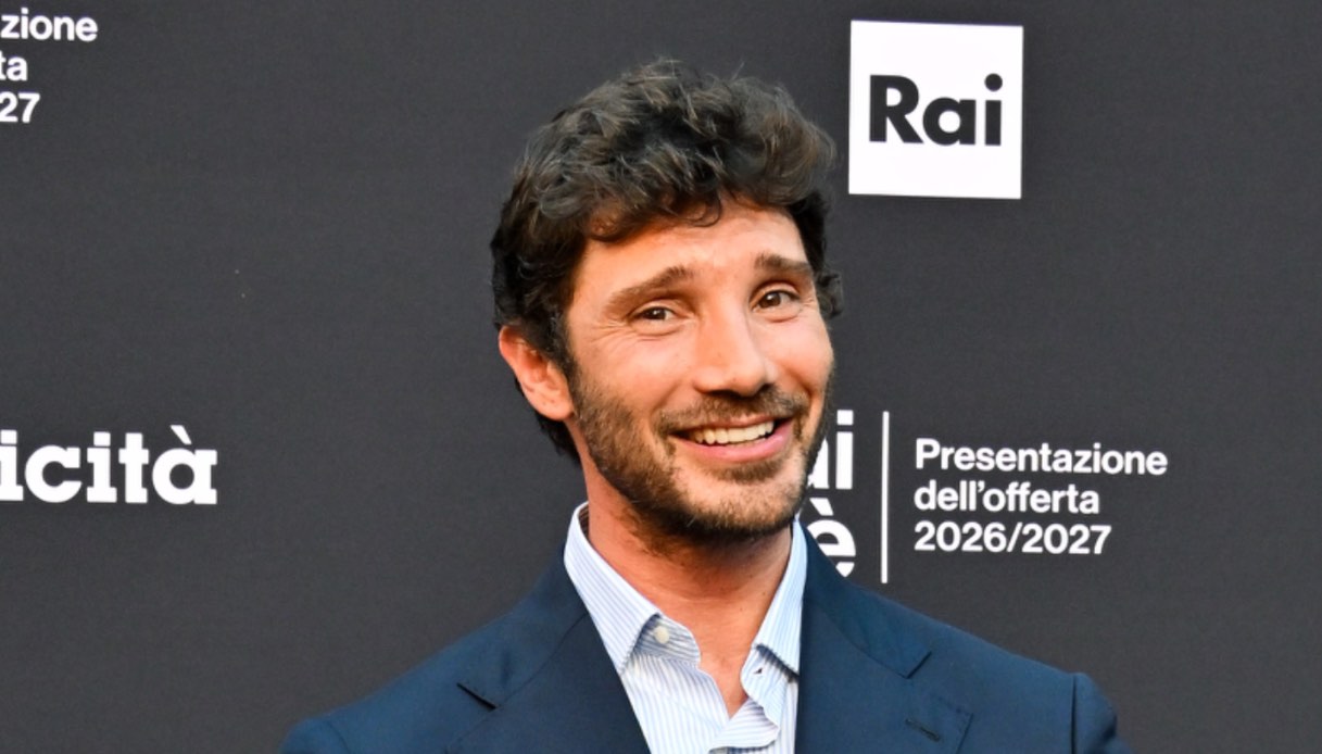 affari tuoi stefano de martino resta di sasso dov8217erano i 300mila euro da Dilei.it affari tuoi stefano de martino resta di sasso dov8217erano i 300mila euro