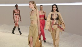 Guida alle tendenze più forti dell’estate 2026: è così che si combatte il caldo, con lo stile