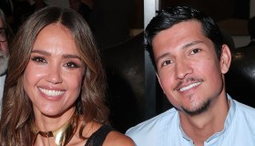 Jessica Alba in pizzo nero a Roma, le vacanze italiane con il fidanzato Danny Ramirez
