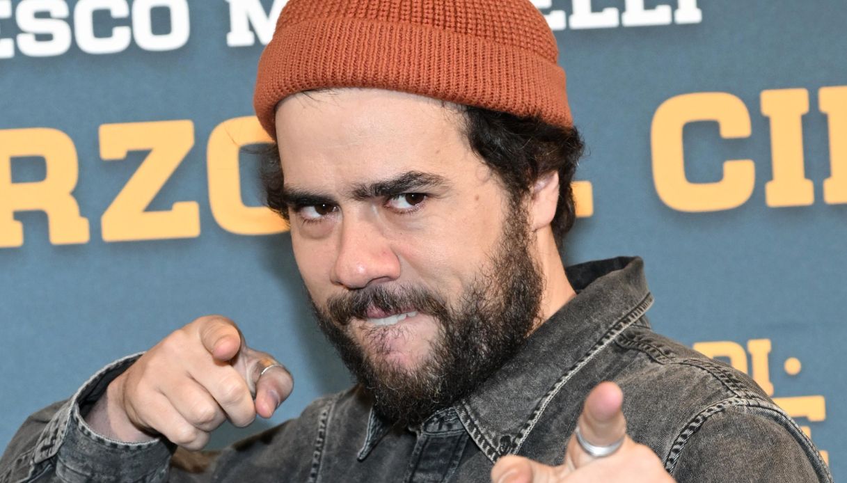 le iene fuori max angioni al suo posto andrea pisani il rivale di raoul bova da Dilei.it le iene fuori max angioni al suo posto andrea pisani il rivale di raoul bova