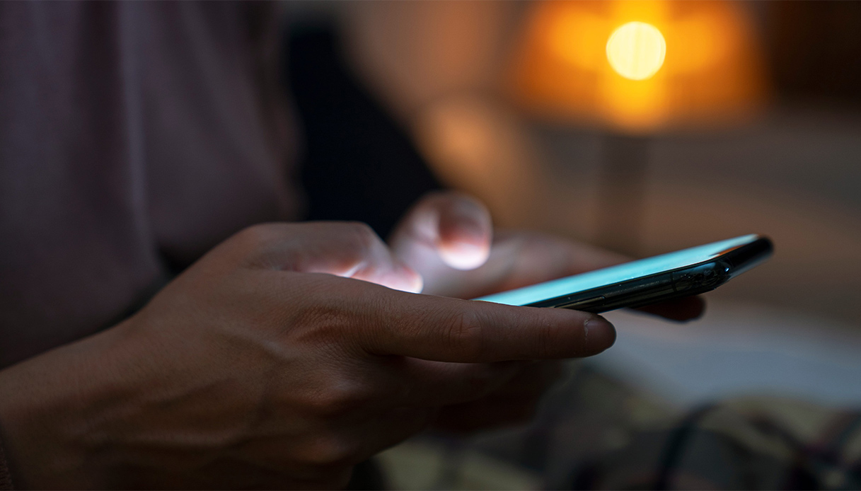 Insonnia, le App che registrano come dormiamo ci aiutano davvero? E a chi servono
