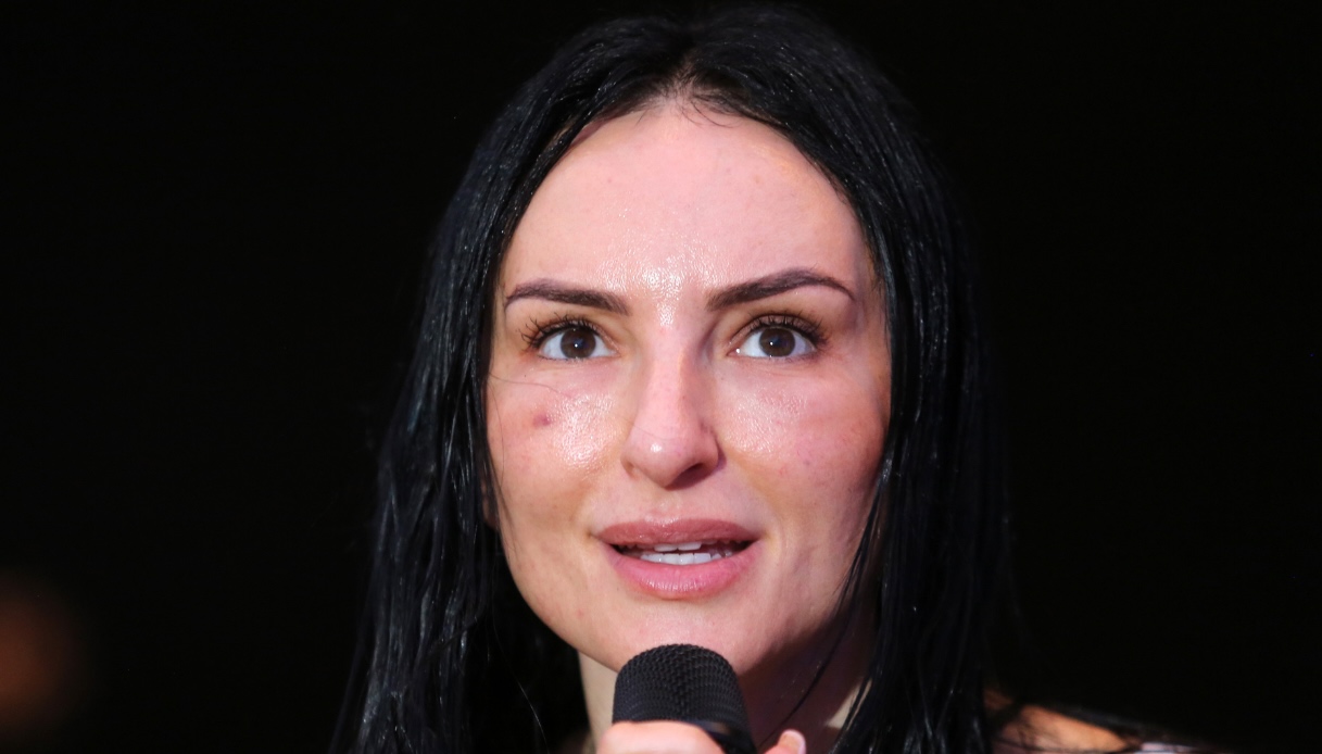 arisa struccata e in lingerie sul palco zittisce le critiche con una lezione di libert224 da Dilei.it arisa struccata e in lingerie sul palco zittisce le critiche con una lezione di libert224