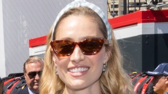 Beatrice Borromeo, l’ultima trasgressione d’estate (a fiori) che solo lei può permettersi