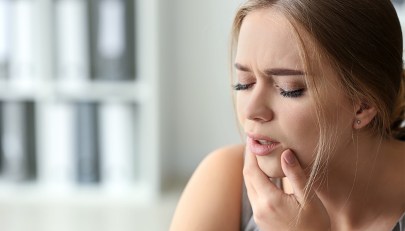 Bolle sulla lingua, perché vengono: cinque consigli per combatterle