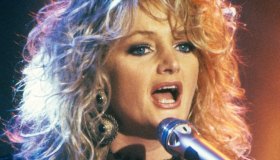 Da Holding out for a hero a Total eclypse of the heart, le canzoni più famose di Bonnie Tyler