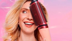 ghd, la spazzola professionale in edizione limitata per piega liscia e mossa è in super sconto