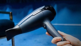 ghd Helios, il phon professionale anticrespo che dimezza l’asciugatura costa quasi la metà (per poco)