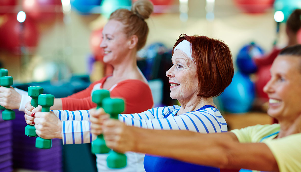 Sei over-65 e vuoi conservare il muscolo perdendo peso in palestra? Punta sull’HIIT, gli esercizi giusti per te