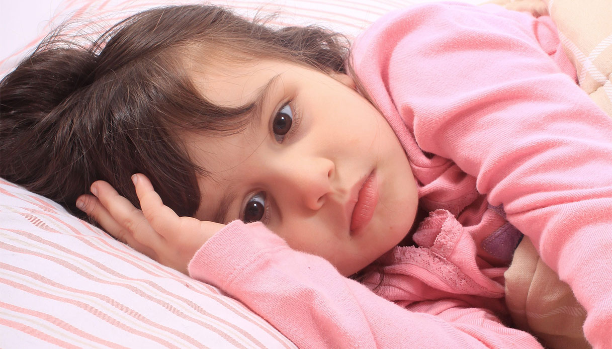 Caldo estremo e vacanze, cosa fare se il bambino soffre d’insonnia e come prevenirla