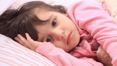 Caldo estremo e vacanze, cosa fare se il bambino soffre d’insonnia e come prevenirla