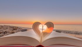 Le nostre “pillole di lettura” di metà agosto, il libro giusto al momento giusto