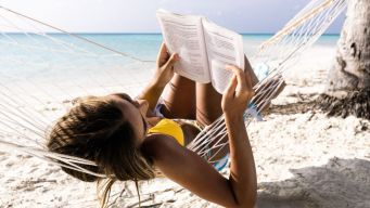 Luglio col libro che voglio (anche più di uno): i titoli imperdibili del mese tra novità e best seller