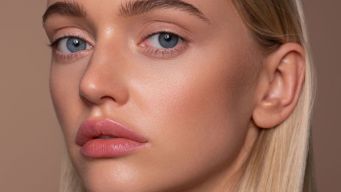 I lip balm ai peptidi sono tutto ciò che vorrai sulle tue labbra quest’estate: ecco quali scegliere