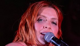 Stop al tour di Noemi per 4 settimane, ma i concerti riprendono: le nuove date
