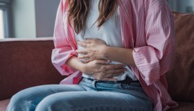 Asportata cisti ovarica di 7 kg a una 16enne, preservando la fertilità: l’intervento eccezionale