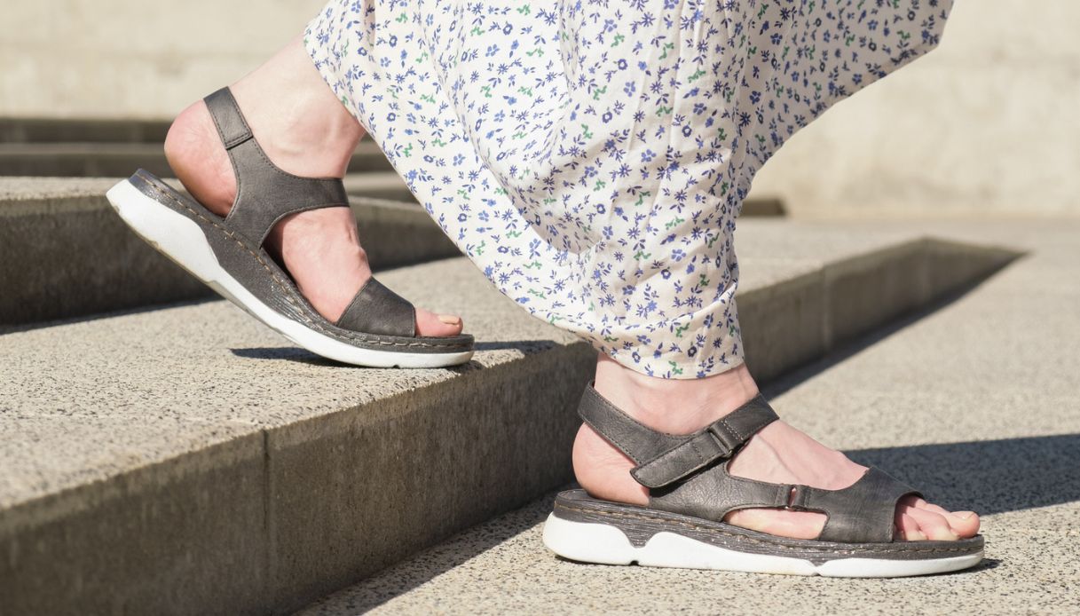 obiettivo 10mila passi al giorno anche con 40 gradi le scarpe pi249 comode per macinare chilometri in citt224 e in vacanza da Dilei.it obiettivo 10mila passi al giorno anche con 40 gradi le scarpe pi249 comode per macinare chilometri in citt224 e in vacanza