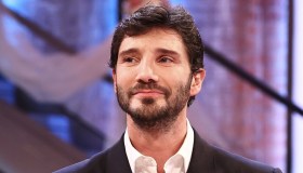 Affari Tuoi, Stefano De Martino e la richiesta per la puntata finale: “Siamo agli sgoccioli”