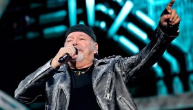 Vasco Rossi “sfida” Ultimo: mezzo milione di biglietti venduti in poche ore