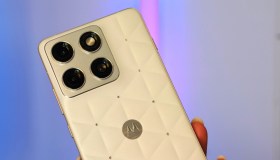 Il telefono che sembra un gioiello (e si comporta come tale)