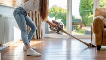 Con i saldi di fine stagione su Amazon l’aspirapolvere Dyson (in più versioni) è al minimo storico. Scegli la tua