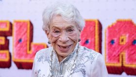 Bunny Levine, è morta a 97 anni la star di Una mamma per amica: divenne attrice a 60 anni