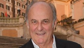 Gerry Scotti compie 70 anni, ieri e oggi: com’è cambiato negli anni di successi in tv