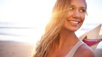 Capelli rovinati dal sole e dal mare? Ripara il danno adesso con 3 step dall’azione d’urto