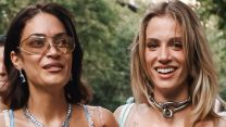 Elodie e la predizione di stile avverata: le infradito con le zeppe anni Duemila sono (di nuovo) di moda