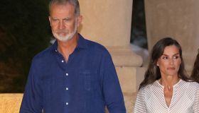 Tra Letizia di Spagna e Felipe spunta un’altra donna, il gesto che ha imbarazzato il Re