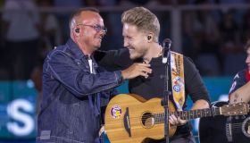 Alfa e Gigi D’Alessio, sorpresa allo stadio Ferraris: il duetto per Genova e Napoli