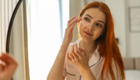 Sguardo fresco e luminoso anche a 40 gradi: 5 patch occhi in idrogel da portare sempre con te e usare ogni giorno