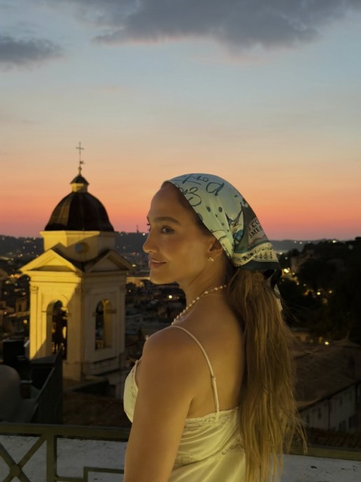 Jennifer Lopez, i look iconici per la sua vacanza dal sapore italiano