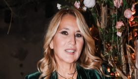Jo Squillo in topless su Instagram, il gesto per Sabrina Salerno: “Copriti alla tua età”