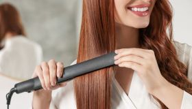 Amazon, con le offerte da Black Friday di agosto oggi ti porti a casa la piastra per capelli più desiderata (e la usi tutto l’anno)